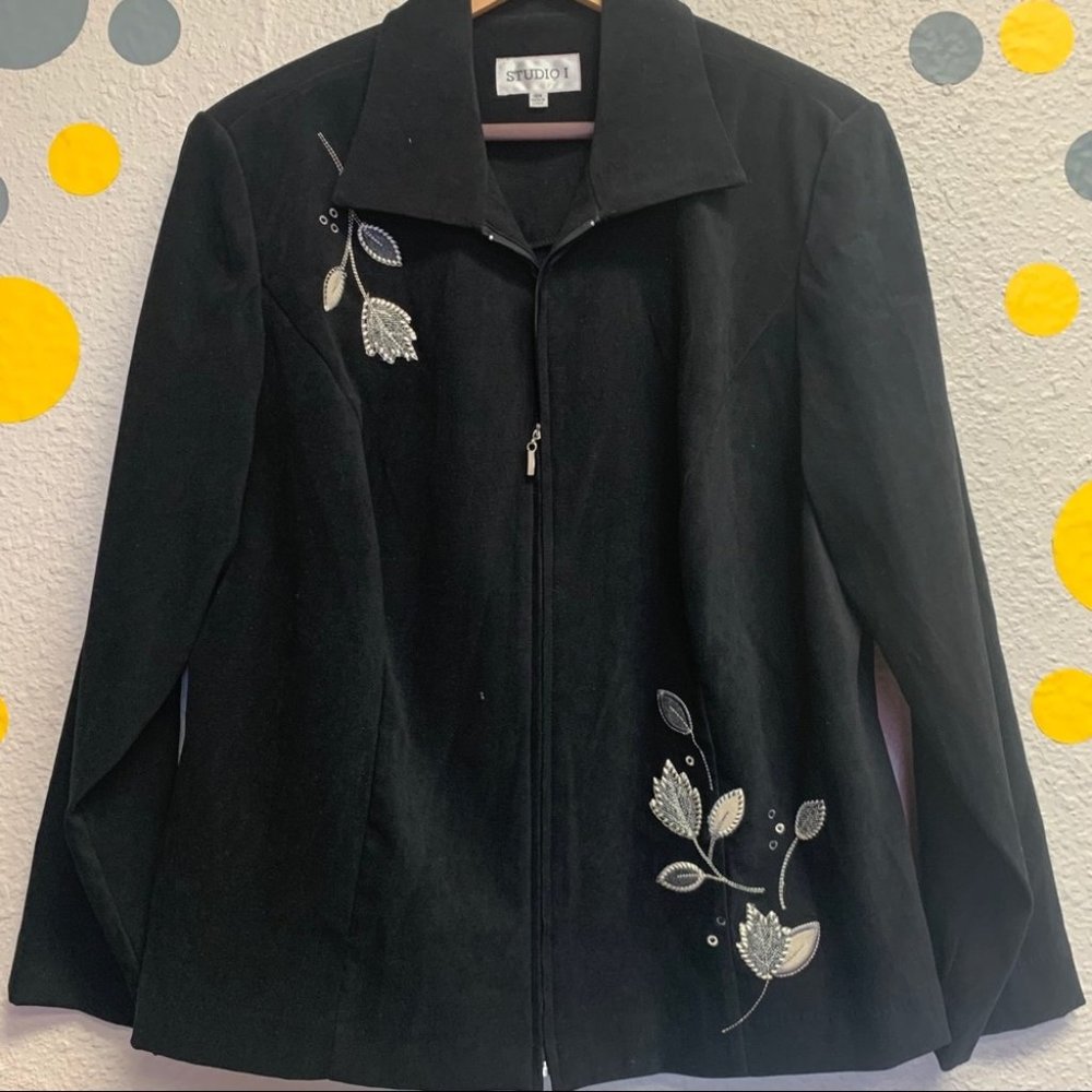 Studio one black velveteen jacket 8W